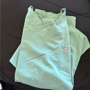 XL men’s scrub  surgical green